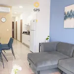 6012 Pacifika 3 cuartos junto al lago en marina!