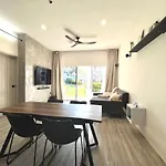 Cozy Modern Apartment With Pool In Golf Course Resort