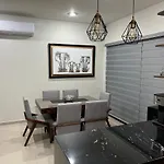 Casa Vacacional Frente A La Alberca
