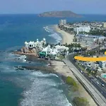 Amplio Apartamento En Zona Residencial Bien Ubicada Cerca Del Mar