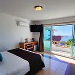 Hill House Mazatlan - Bed & Breakfast