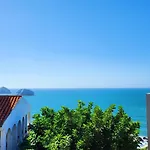 Hill House Mazatlan - Bed & Breakfast