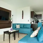 Spacious Apartment With Private Balcony & Ocean View - Brujas