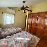 A Pie De Playa Privada