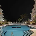 A Pie De Playa Privada