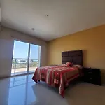 Grande Condo 1 Cuadra De Playa