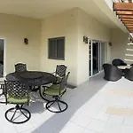 Departamento En Fracc Privado 200Mts2