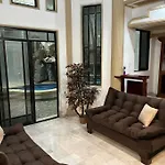 Casa Lomas 141