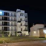 Bonito Departamento 3 Cuadras Del Malecon