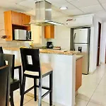 Departamento Cerca De Marina, Restaurantes Y Bares