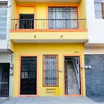 Remodeled Cozy Central 3 Blocks From The Malecon