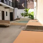 Walkable Vacation Gem 2Br1Ba Office
