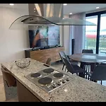 Departamento A Pie De Playa Con Alberca Infinty En Piso 22