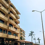 Beachfront Apartment With Pool In Cerritos - Marina Del Rey 107
