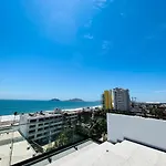 Beautiful 50 Steps From The Beach Torre Q