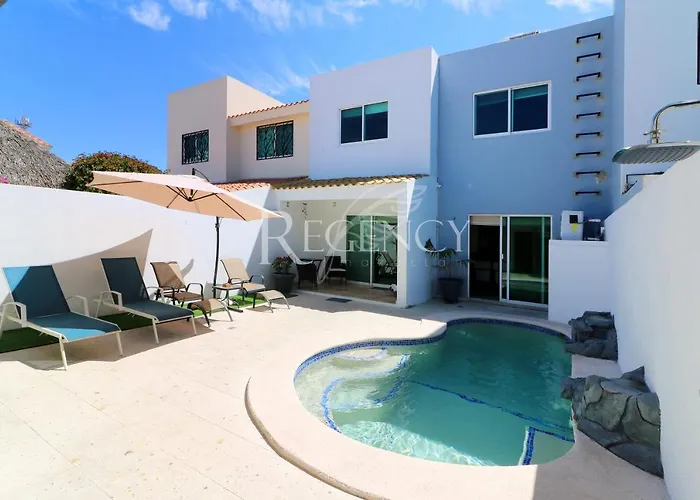Casa en renta con alberca muy cerca del mar