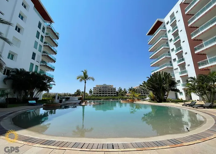 6012 Pacifika 3 cuartos junto al lago en marina!