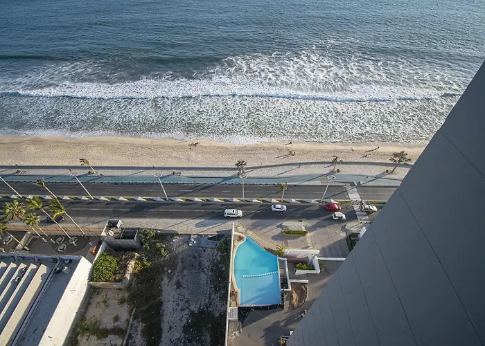 The Best Location On The Malecon- Horizon 1601