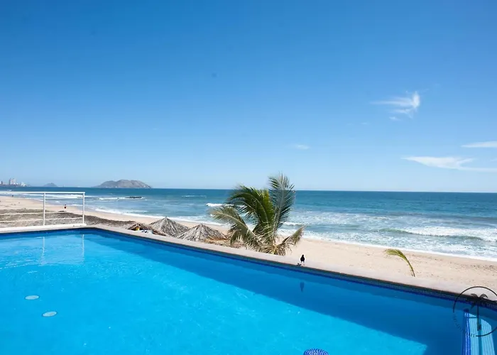 Spacious Apartment With Private Balcony & Ocean View - Brujas