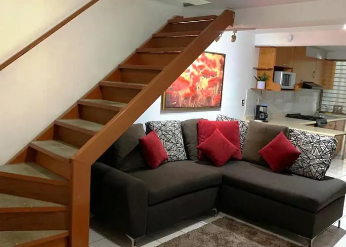 Casa Ideal Con Cochera, Seguridad Y Centrica