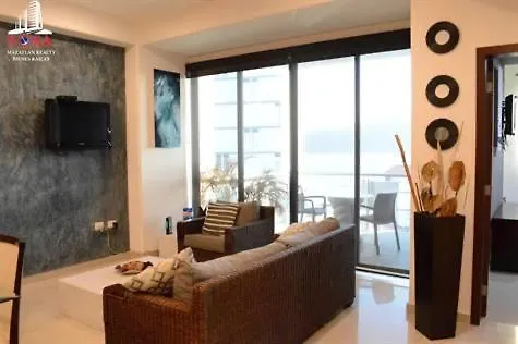 Golden Zone 2 Bds Vacation Rental