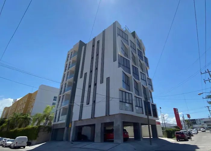 Departamento nuevo cerca del malecón y zona dorada