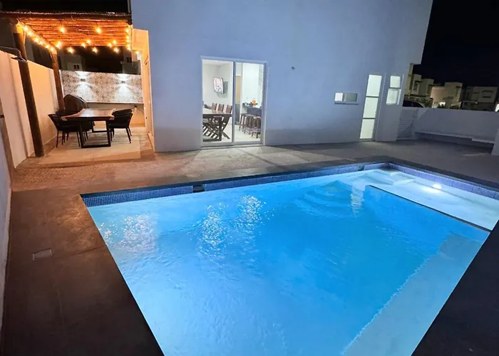 Casa Con Alberca Privada En Almarena