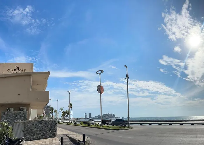 Hotel Cabinas Al Mar