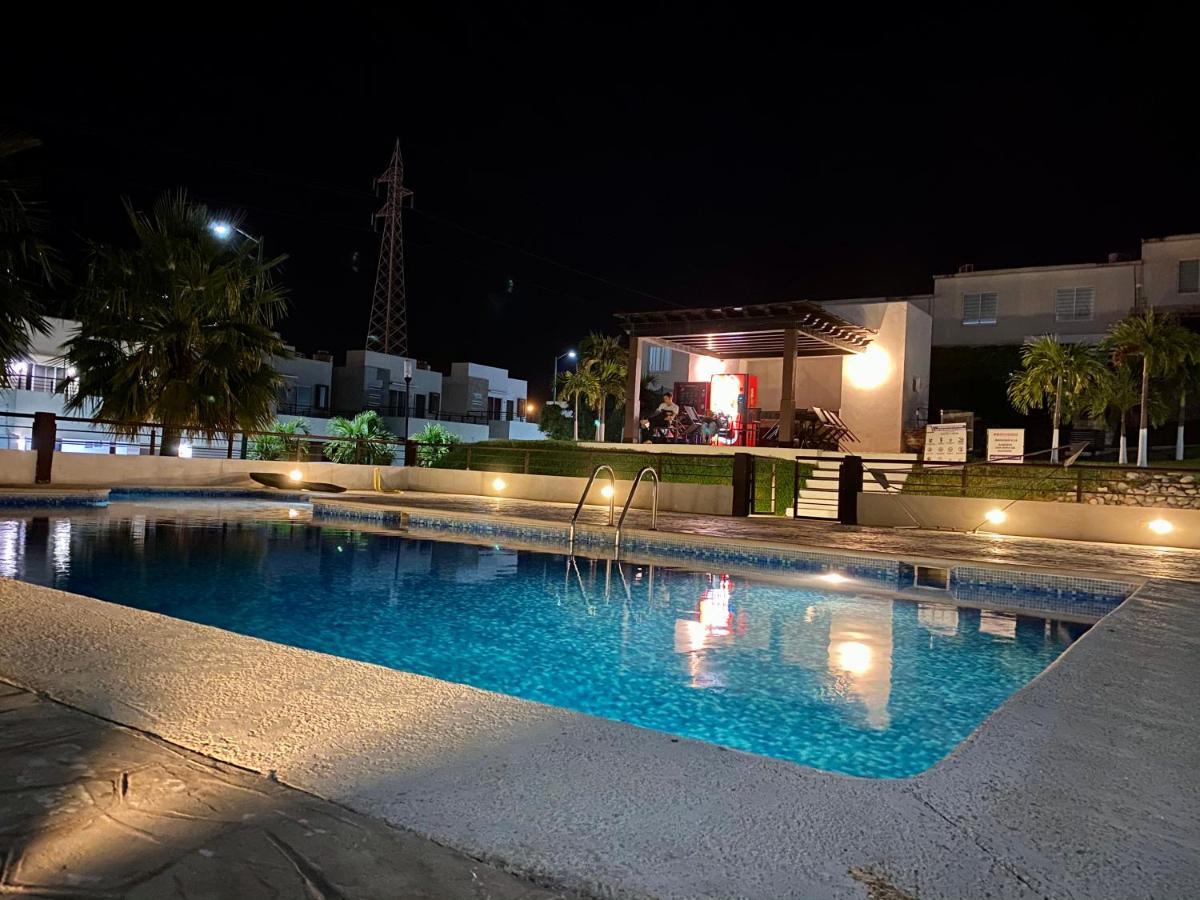 Hermosa Casa Con Recamara En Planta Baja Y Albercas *