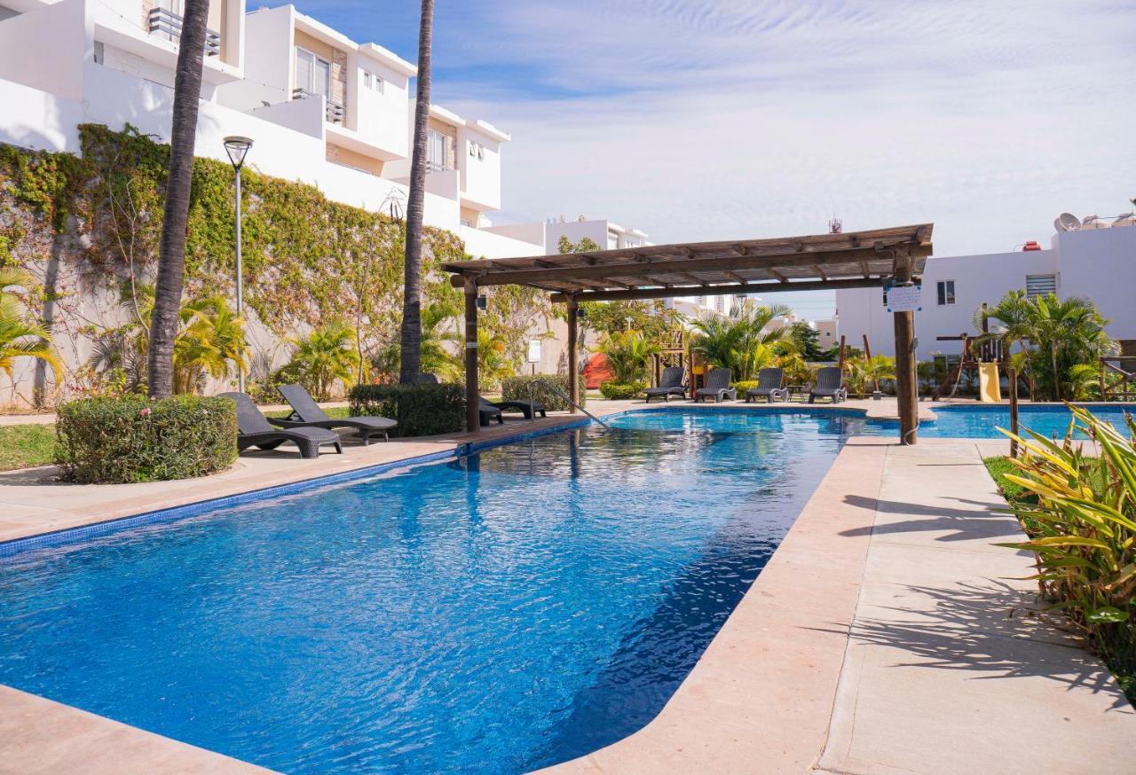 Casa En Privada Frente A La Playa Con Alberca! Mazatlán