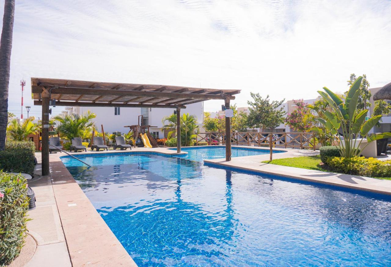 Casa En Privada Frente A La Playa Con Alberca! Mazatlán