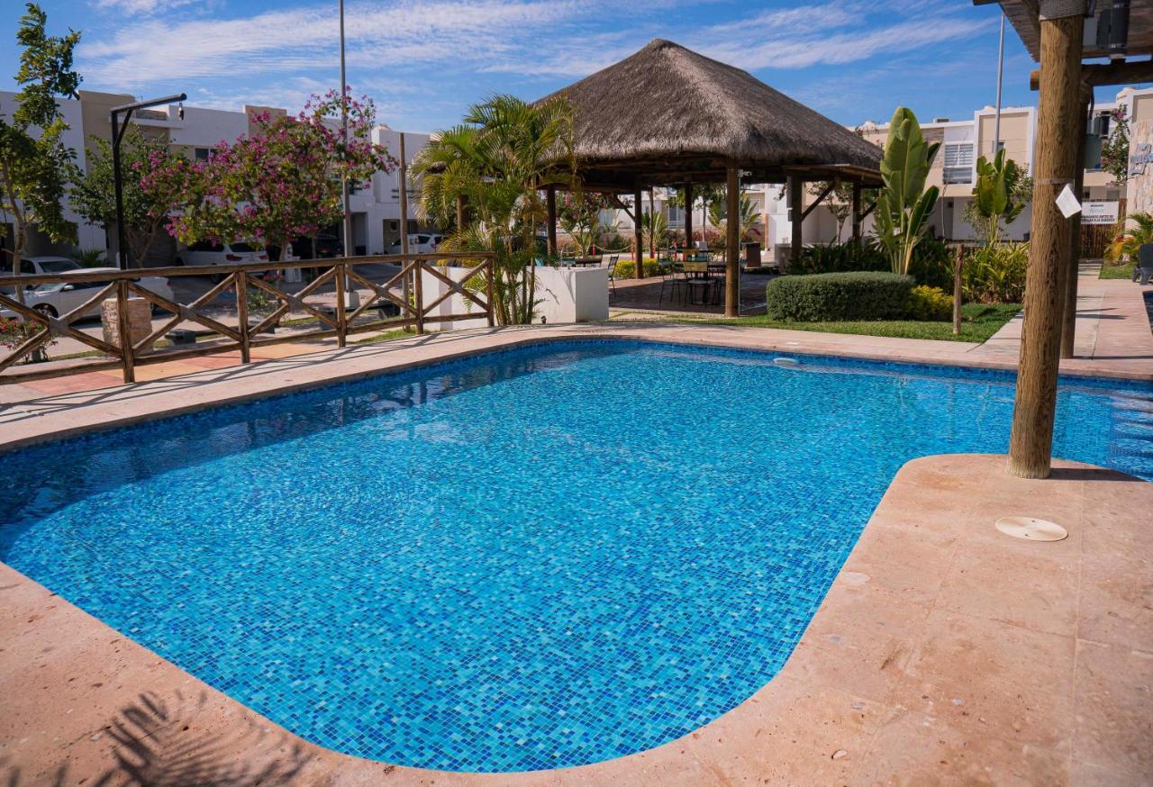 Casa En Privada Frente A La Playa Con Alberca! Сasa de vacaciones Mazatlán