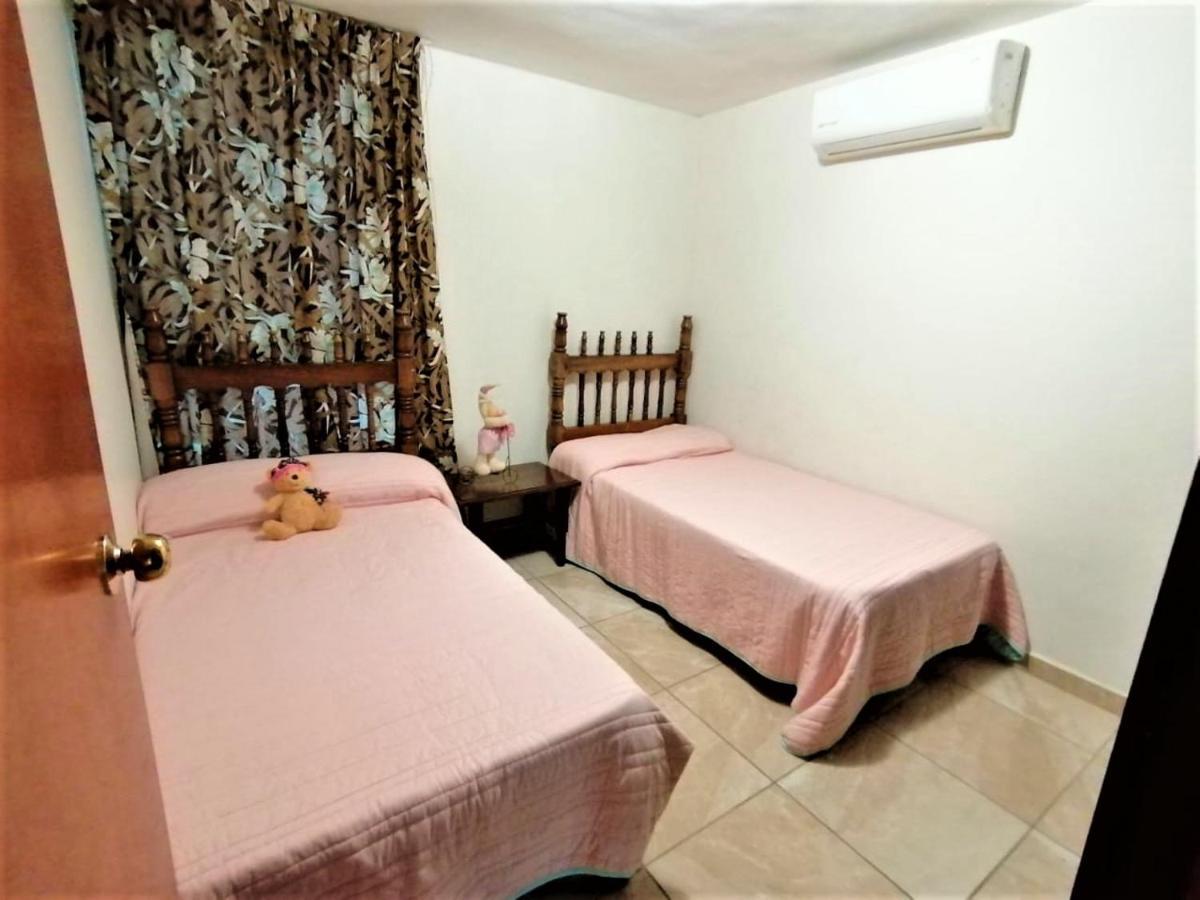 Apartamento Depa Centrico A 2 Cuadras De A Playa, Central, Acuario. Mazatlán