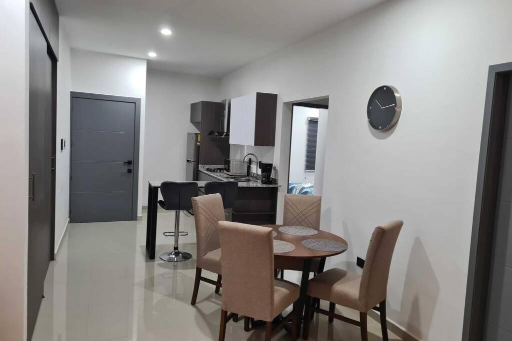 Apartamento Departamento Nuevo Cerca Del Malecón Y Zona Dorada *