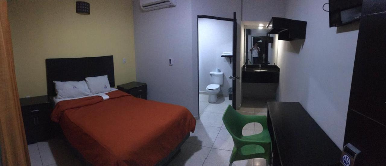 Hotel Playa Victoria