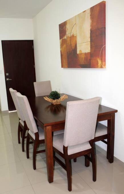 Departamento A 200 Mts De La Playa Y Alberca En Planta Baja