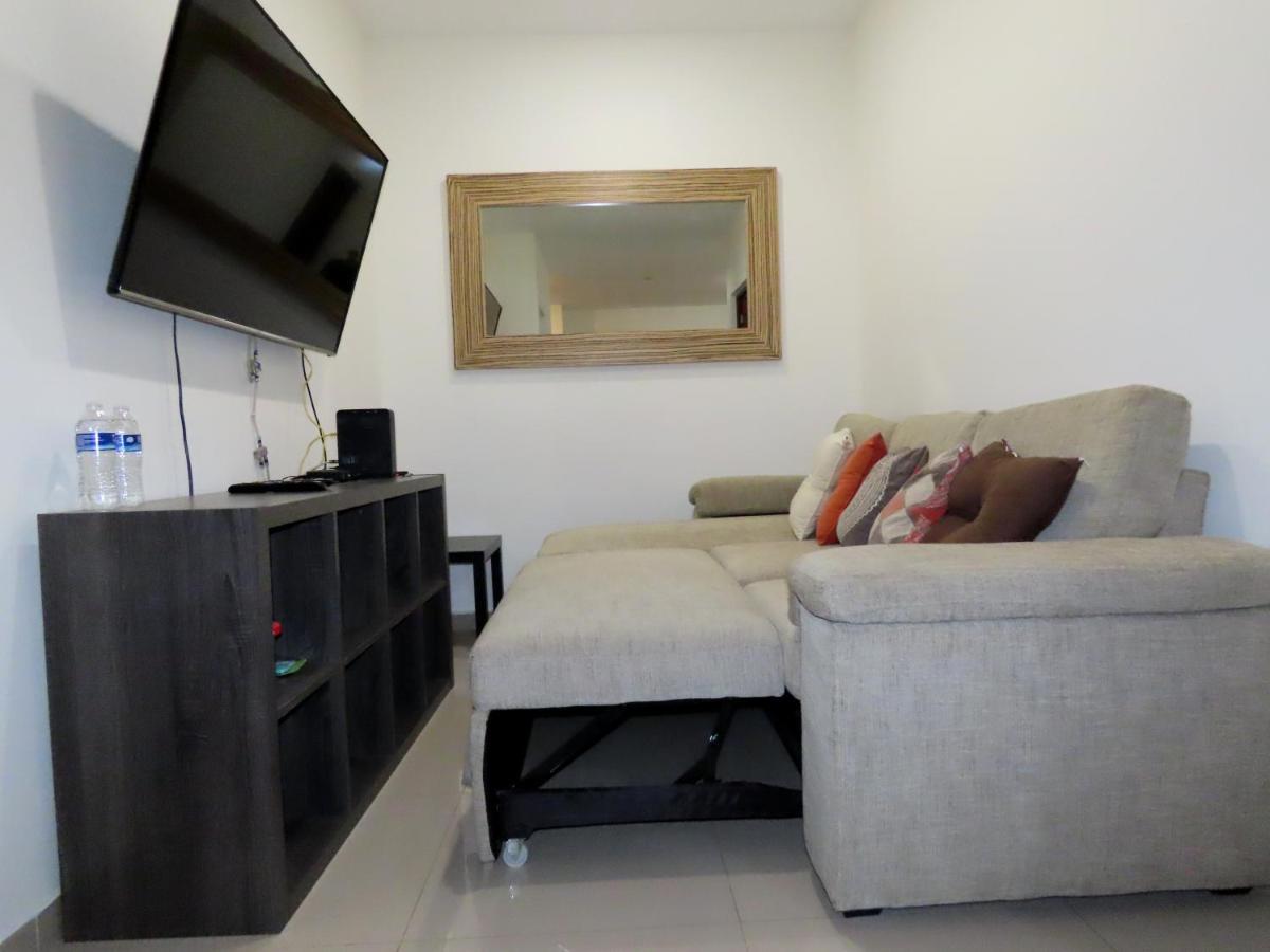 Departamento A 200 Mts De La Playa Y Alberca En Planta Baja *
