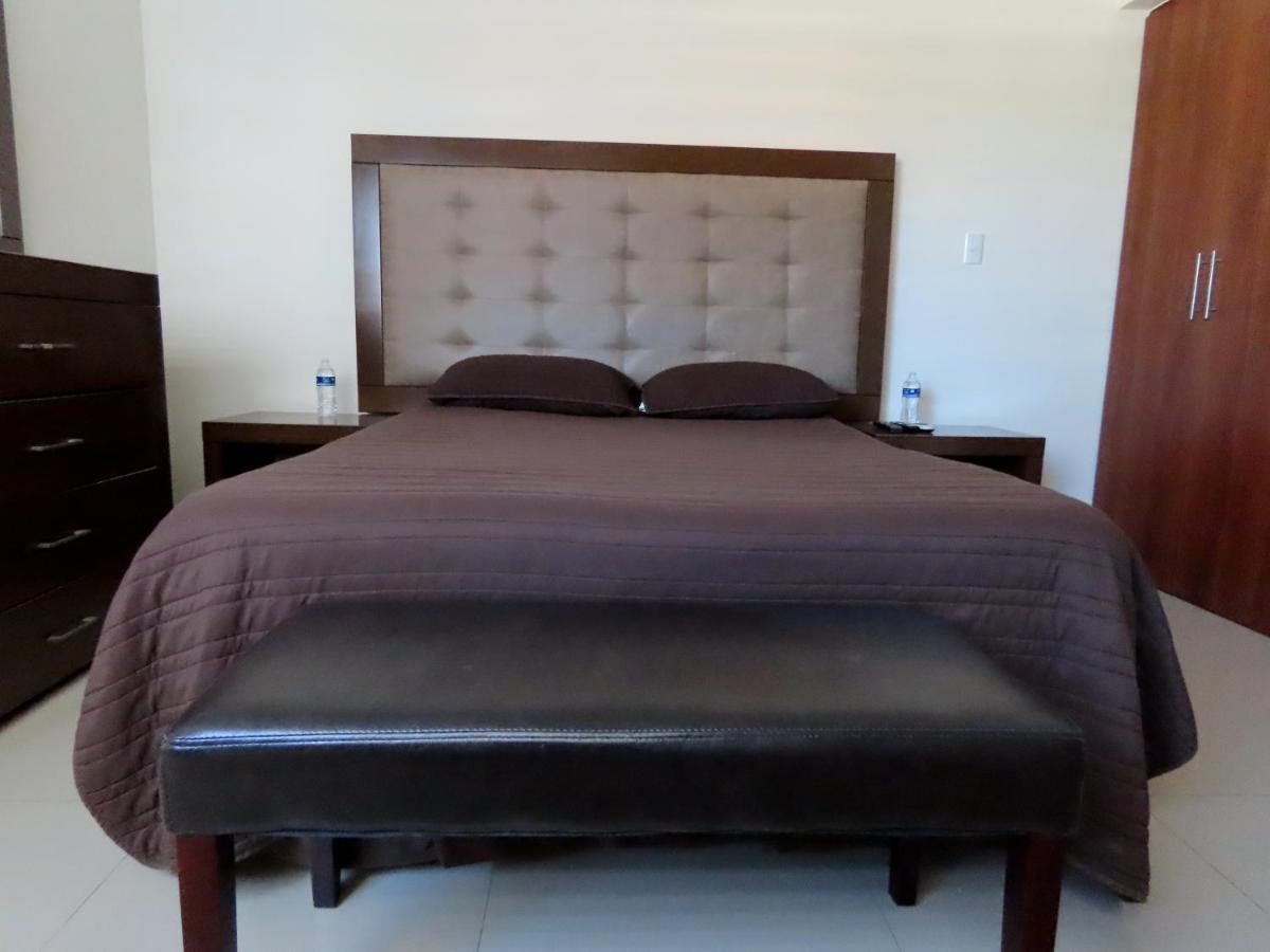 Departamento A 200 Mts De La Playa Y Alberca En Planta Baja