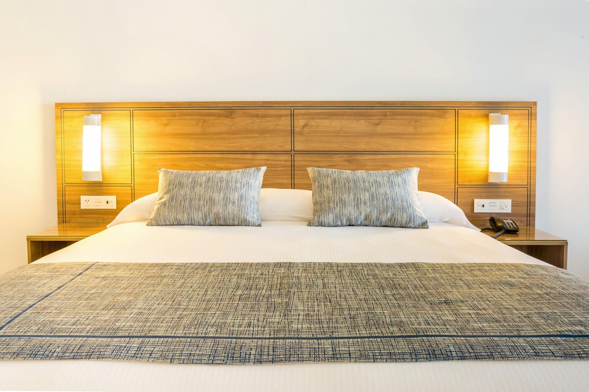Hotel Riu Emerald Bay 3*