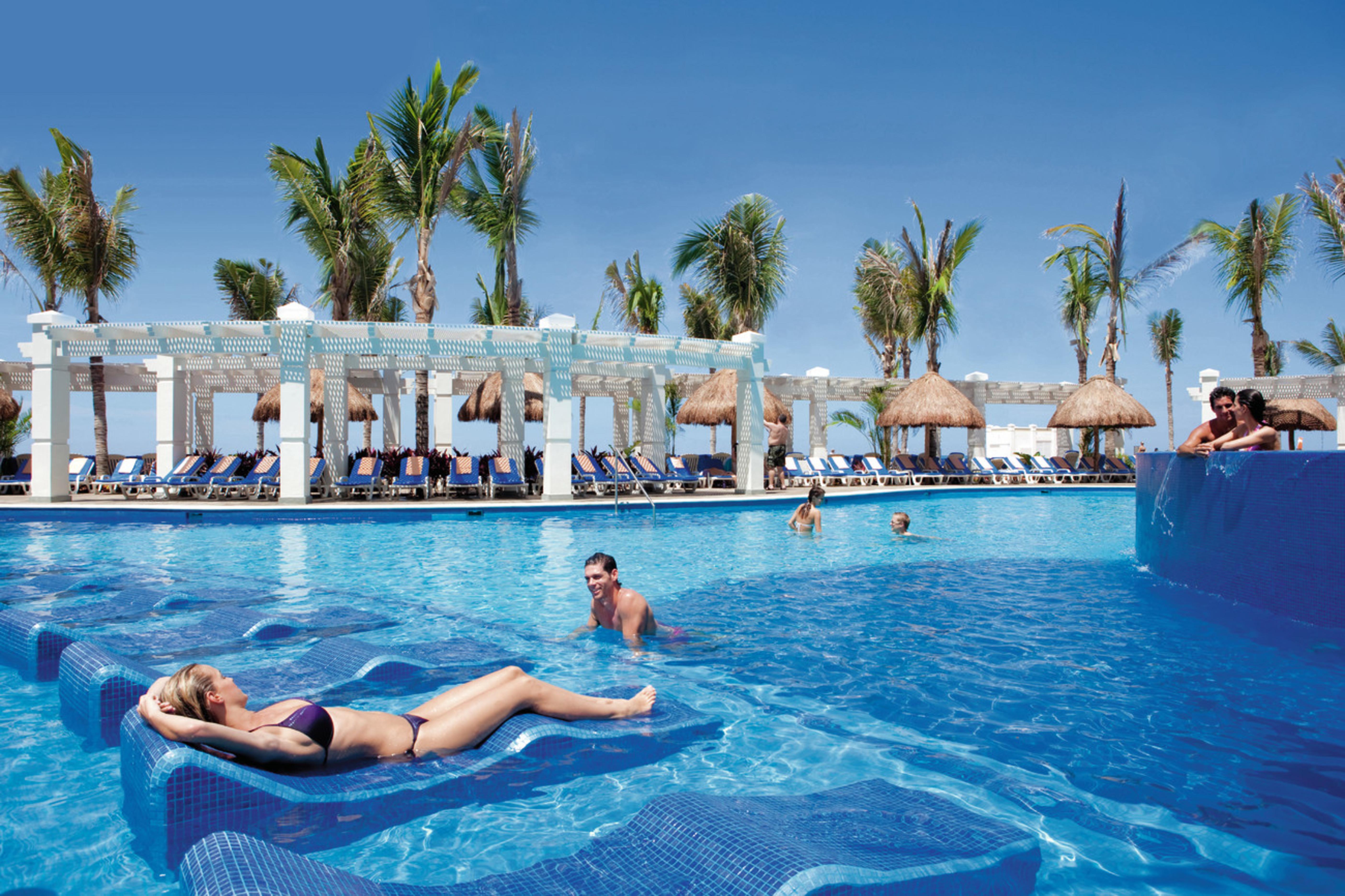 Hotel Riu Emerald Bay