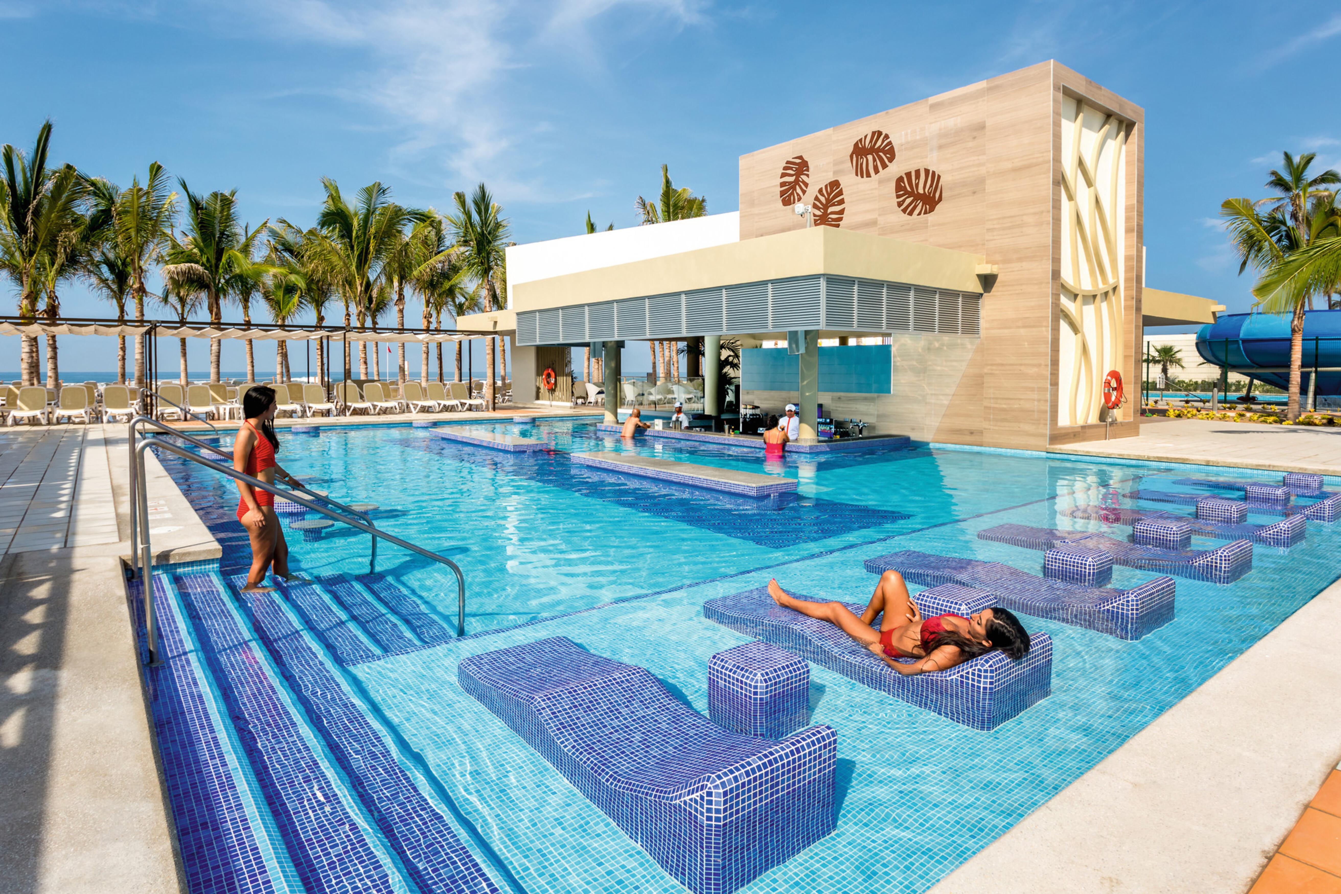 Hotel Riu Emerald Bay