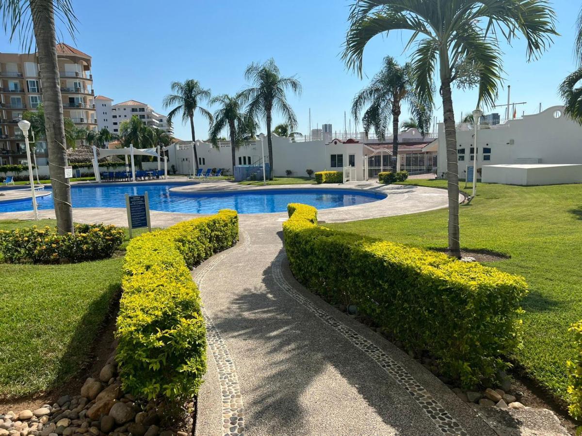 Relax In Marina Puesta Del Sol-pool In Front *