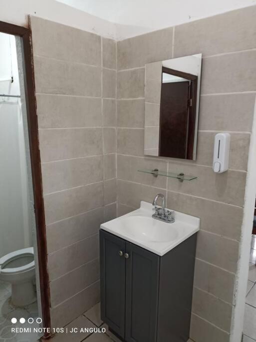 Casa Sencilla, Primer Piso Bien Ubicada Apartment *