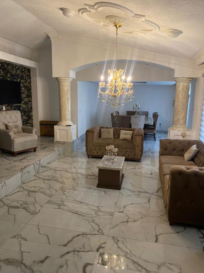 Hostel La Casona Boutique Lomas *