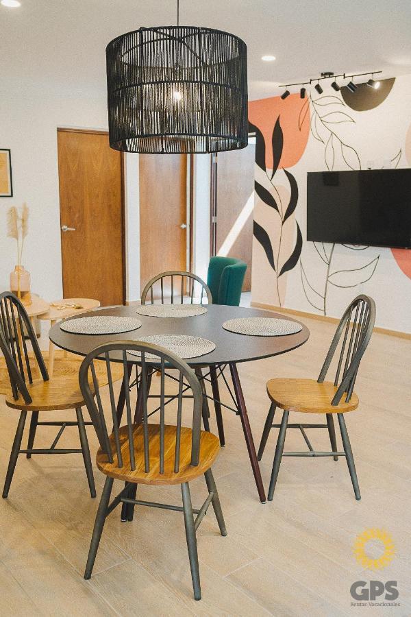 Apartment A Unas Cuadras De La Plaza Machado By G P S Rentas