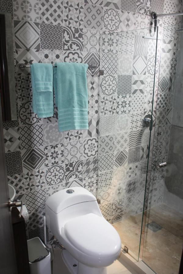 2br/2ba 1 Block To Ocean! - Unit 7 Apartamento Mazatlán