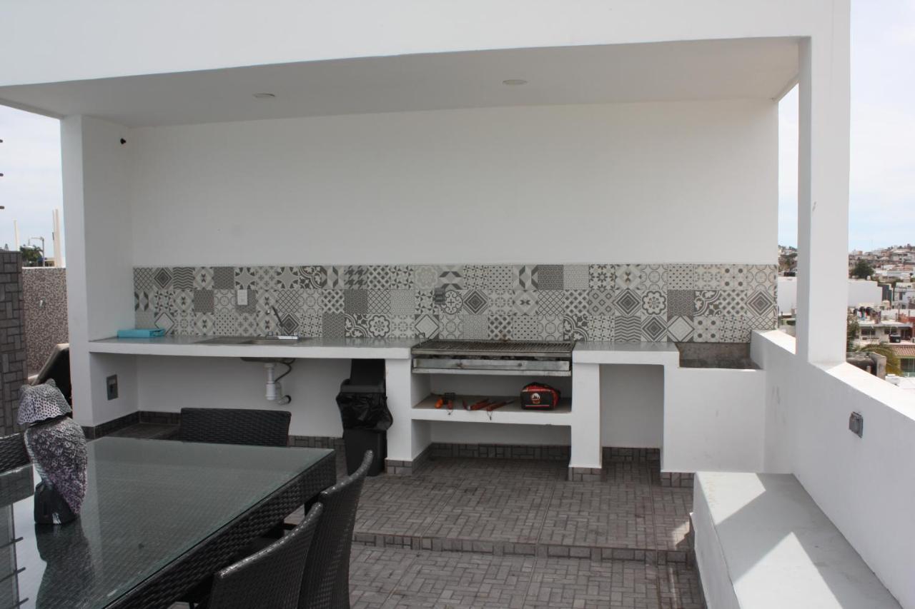 2br/2ba 1 Block To Ocean! - Unit #5 * Mazatlán