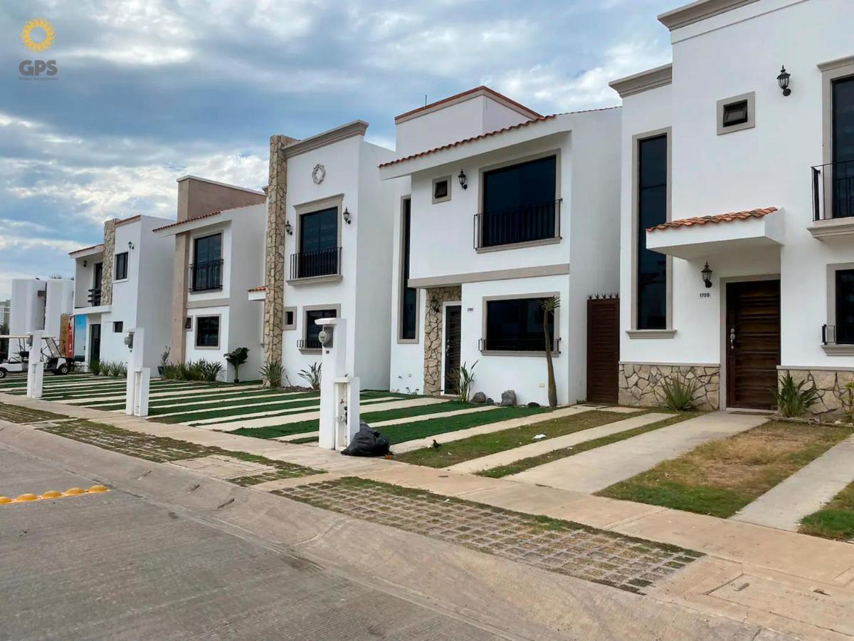 Azul Marino Hermosa Casa Familiar En Residencial Apartamento