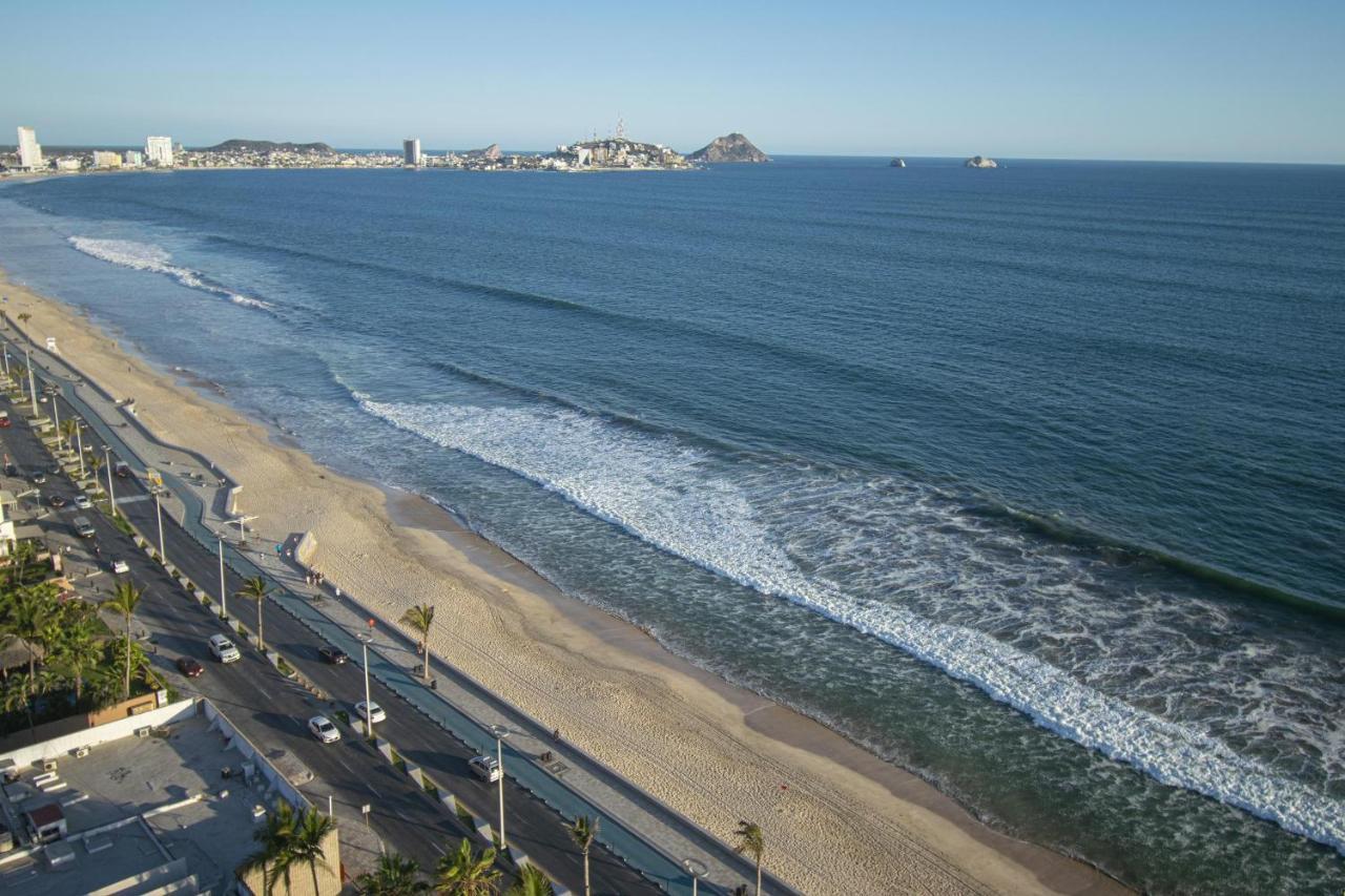 The Location On The Malecon- Horizon 1601 *