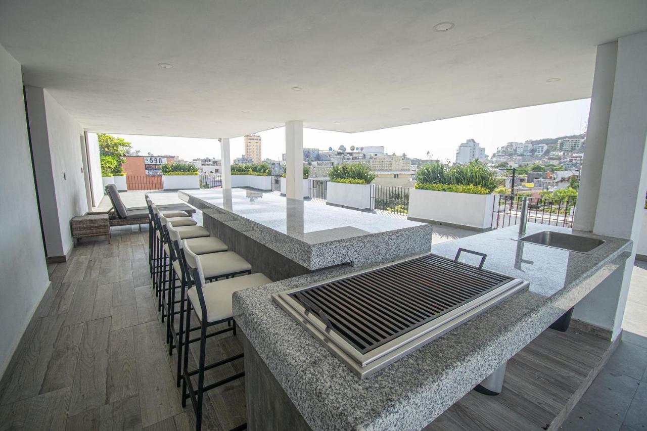 Few Blocks To Plaza Machado- Roosevelt 4 Apartamento